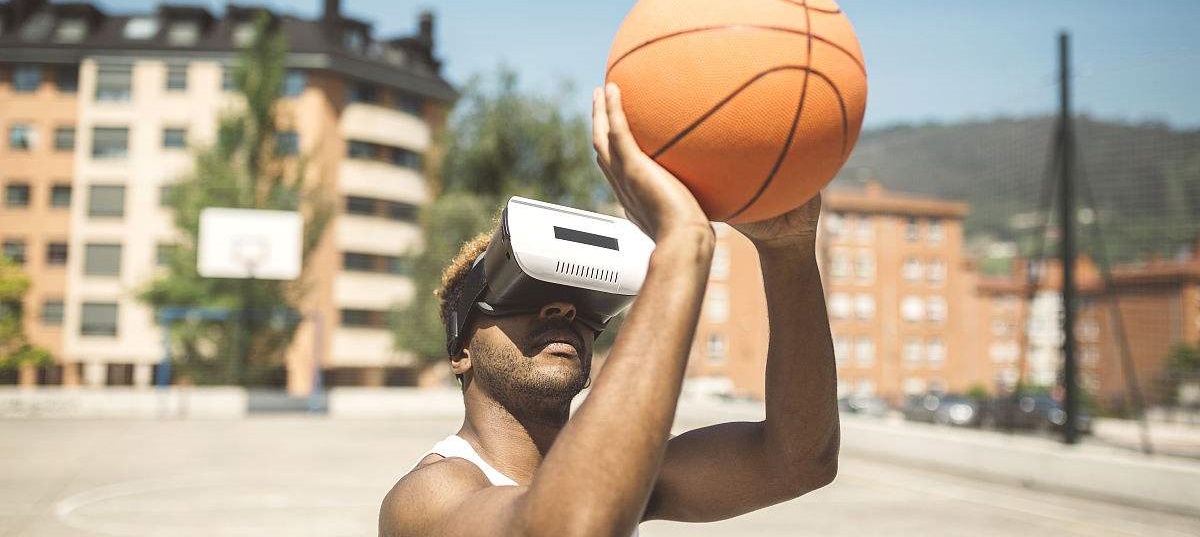 虚拟现实（VR）正重新定义我们的工作与娱乐